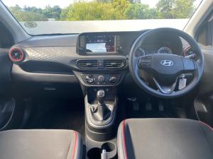 Hyundai Grand i10 1.0 Premium hatch - Image 6