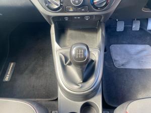 Hyundai Grand i10 1.0 Premium hatch - Image 11