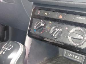 Volkswagen T-CROSS 1.0 TSI Comfortline - Image 10