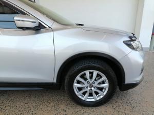 Nissan X Trail 2.5 Acenta 4X4 CVT - Image 4