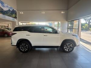Toyota Fortuner 2.4GD-6 4X4 automatic - Image 3