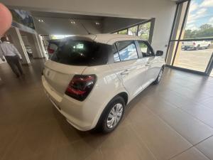 Suzuki Swift 1.2 GL - Image 2