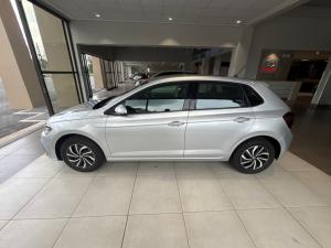 Volkswagen Polo 1.0 TSI Life - Image 11