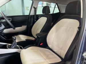 Hyundai Venue 1.2 Motion - Image 11