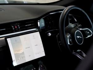 Jaguar F-Pace D200 AWD R-Dynamic SE - Image 21