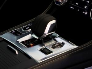 Jaguar F-Pace D200 AWD R-Dynamic SE - Image 26