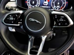Jaguar F-Pace D200 AWD R-Dynamic SE - Image 28