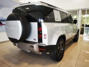 Land Rover Defender 110 D300 X-Dynamic SE - Image 9