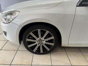 Volvo S60 2.0T Powershift - Image 9