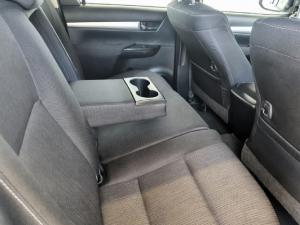 Toyota Hilux 2.4GD-6 double cab 4x4 Raider auto - Image 8