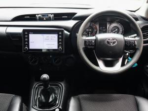 Toyota Hilux 2.4GD-6 double cab Raider manual - Image 12