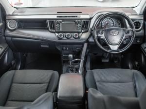 Toyota RAV4 2.0 GX auto - Image 6