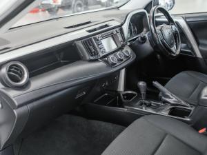 Toyota RAV4 2.0 GX auto - Image 7