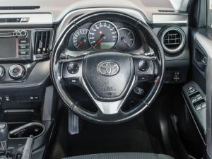 Toyota RAV4 2.0 GX auto - Image 8