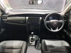 Toyota Fortuner 2.4GD-6 manual - Image 6