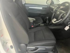 Toyota Hilux 2.4GD-6 single cab Raider manual - Image 6