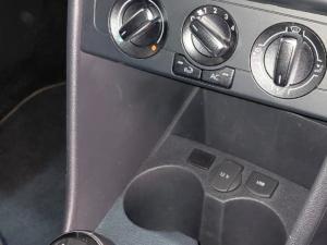 Volkswagen Polo Vivo 1.6 Style - Image 10