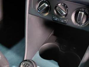 Volkswagen Polo Vivo 1.6 Style - Image 11