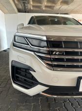 Volkswagen Touareg 3.0 TDI V6 Executive - Image 10