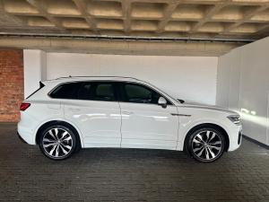 Volkswagen Touareg 3.0 TDI V6 Executive - Image 5