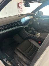 Volkswagen Touareg 3.0 TDI V6 Executive - Image 6