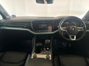 Volkswagen Touareg 3.0 TDI V6 Executive - Image 7