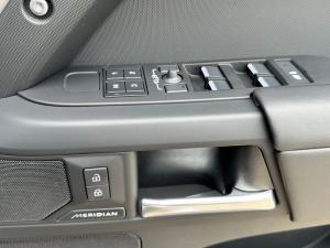 Land Rover Defender 110 D350 X-Dynamic HSE - Image 19