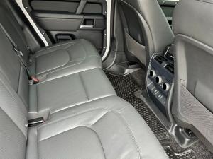 Land Rover Defender 110 D350 X-Dynamic HSE - Image 20