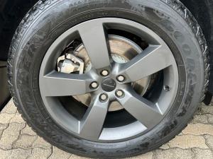 Land Rover Defender 110 D350 X-Dynamic HSE - Image 21