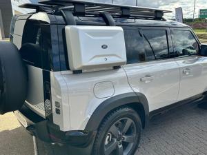 Land Rover Defender 110 D350 X-Dynamic HSE - Image 6