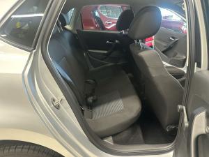 Volkswagen Polo Vivo hatch 1.6 Comfortline auto - Image 11