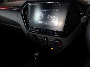 Isuzu D-MAX 1.9 Ddi HR X-RIDER automatic D/C - Image 19