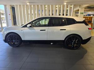 BMW iX M60 - Image 5