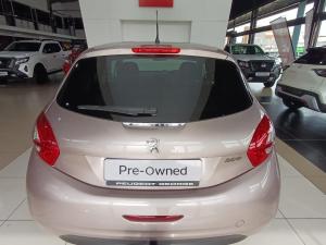 Peugeot 208 5-door 1.6 Allure - Image 5