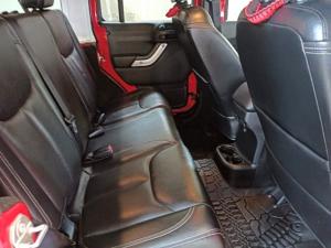 Jeep Wrangler Unlimited 3.6L Polar Edition - Image 25