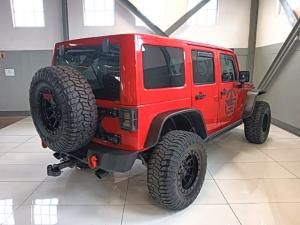 Jeep Wrangler Unlimited 3.6L Polar Edition - Image 4