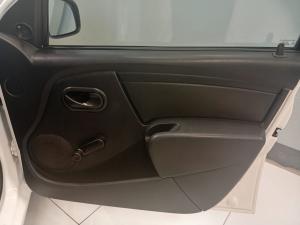 Nissan NP200 1.6i safety pack (aircon) - Image 17