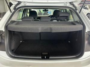 Volkswagen Polo hatch 1.0TSI Life auto - Image 12