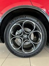 Alfa Romeo Stelvio 2.0T Veloce Q4 - Image 11