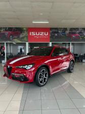 Alfa Romeo Stelvio 2.0T Veloce Q4 - Image 3