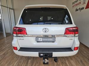 Toyota Land Cruiser 200 4.5D-4D V8 VX-R - Image 5