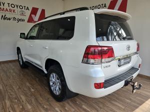 Toyota Land Cruiser 200 4.5D-4D V8 VX-R - Image 16