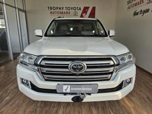 Toyota Land Cruiser 200 4.5D-4D V8 VX-R - Image 4
