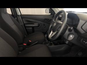 Toyota Vitz 1.0 - Image 10