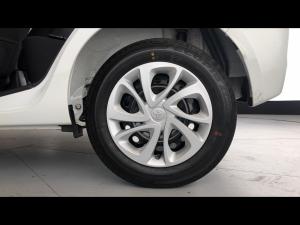 Toyota Vitz 1.0 - Image 19