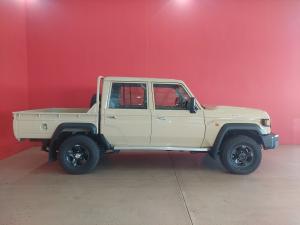 Toyota Land Cruiser 79 4.0 V6 double cab - Image 3