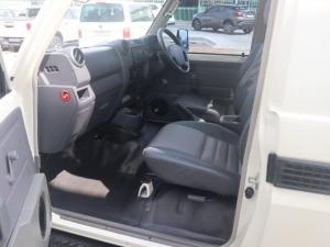 Toyota Land Cruiser 79 4.0 V6 single cab - Image 7