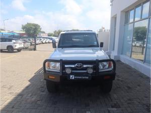 Toyota Land Cruiser 79 4.0 V6 single cab - Image 4