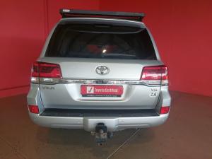 Toyota Land Cruiser 200 4.5D-4D V8 VX-R - Image 5