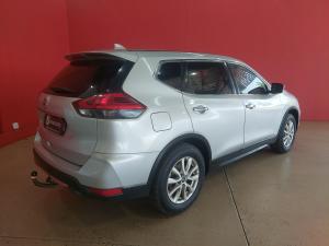 Nissan X-Trail 2.0 Visia - Image 2